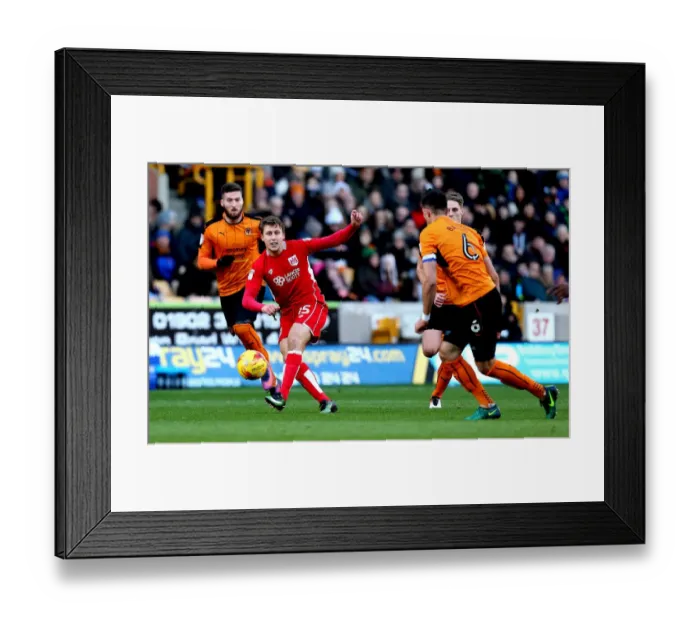 Framed Print : Luke Freeman Passes the Ball for Bristol City against Wolverhampton Wanderers, Sky Bet Championship (December 2016) Framed Print : Luke Freeman Passes the Ball for Bristol City against Wolverhampton Wanderers, Sky Bet Championship (December 2016)