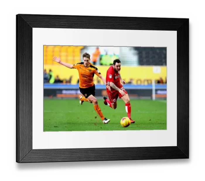 Framed Print : Lee Tomlin Dashes Past David Edwards: Wolverhampton Wanderers vs. Bristol City, Sky Bet Championship (December 2016) Framed Print : Lee Tomlin Dashes Past David Edwards: Wolverhampton Wanderers vs. Bristol City, Sky Bet Championship (December 2016)