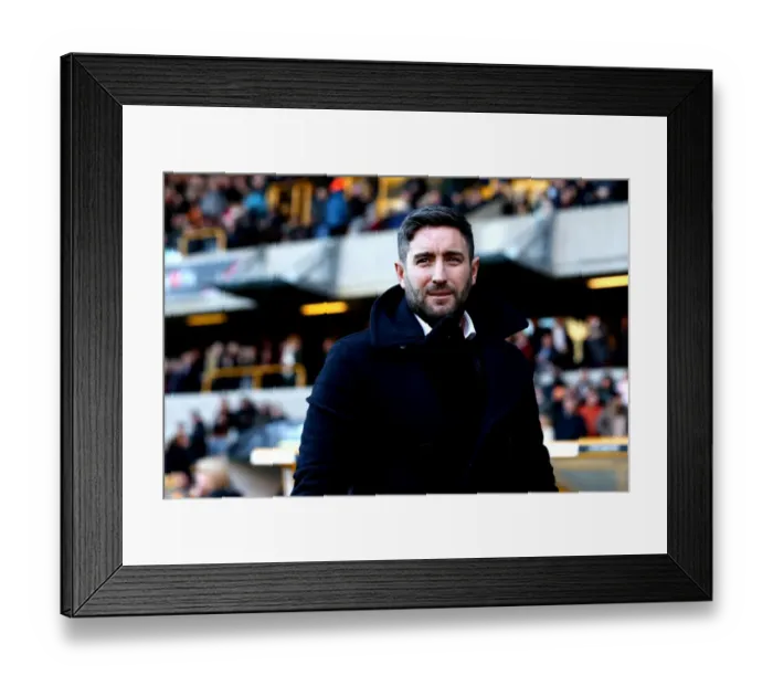 Framed Print : Lee Johnson Leads Bristol City at Molineux against Wolverhampton Wanderers (December 2016) Framed Print : Lee Johnson Leads Bristol City at Molineux against Wolverhampton Wanderers (December 2016)