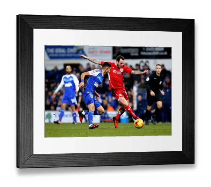 Framed Print : Bristol City's Lee Tomlin Clashes with Ipswich Town's Kevin Bru during Sky Bet Championship Match Framed Print : Bristol City's Lee Tomlin Clashes with Ipswich Town's Kevin Bru during Sky Bet Championship Match