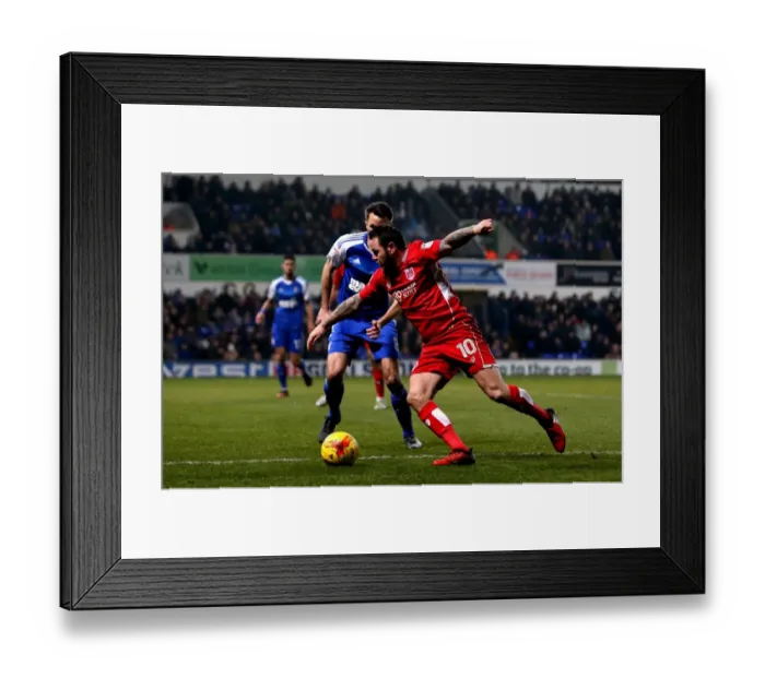 Framed Print : Bristol City's Lee Tomlin Faces Off Against Ipswich Town's Cole Skuse in Championship Clash Framed Print : Bristol City's Lee Tomlin Faces Off Against Ipswich Town's Cole Skuse in Championship Clash