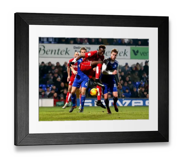 Framed Print : Tammy Abraham in Control: Ipswich Town vs. Bristol City Championship Clash (December 2016) Framed Print : Tammy Abraham in Control: Ipswich Town vs. Bristol City Championship Clash (December 2016)