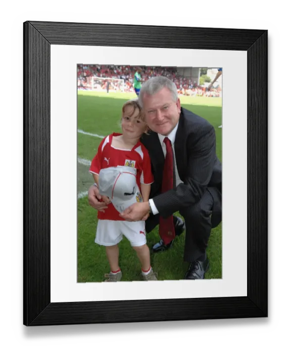 Framed Print : Bristol City vs QPR: A Football Rivalry from the 08-09 Season Framed Print : Bristol City vs QPR: A Football Rivalry from the 08-09 Season