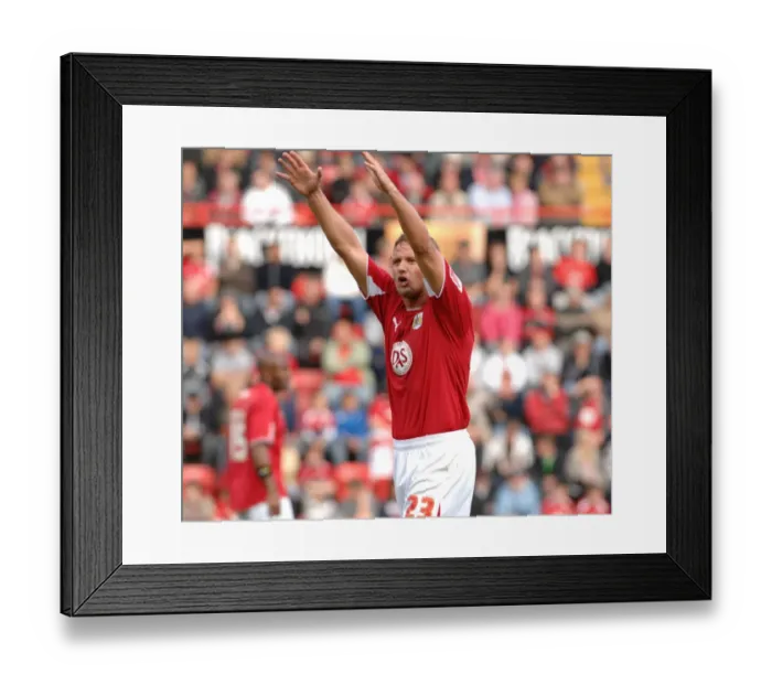 Framed Print : Bristol City vs. Norwich City: A Clash from the 08-09 Season Framed Print : Bristol City vs. Norwich City: A Clash from the 08-09 Season