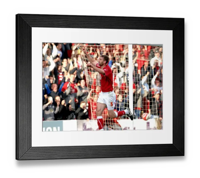 Framed Print : Clash of Titans: Bristol City vs Norwich City (Season 08-09) Framed Print : Clash of Titans: Bristol City vs Norwich City (Season 08-09)