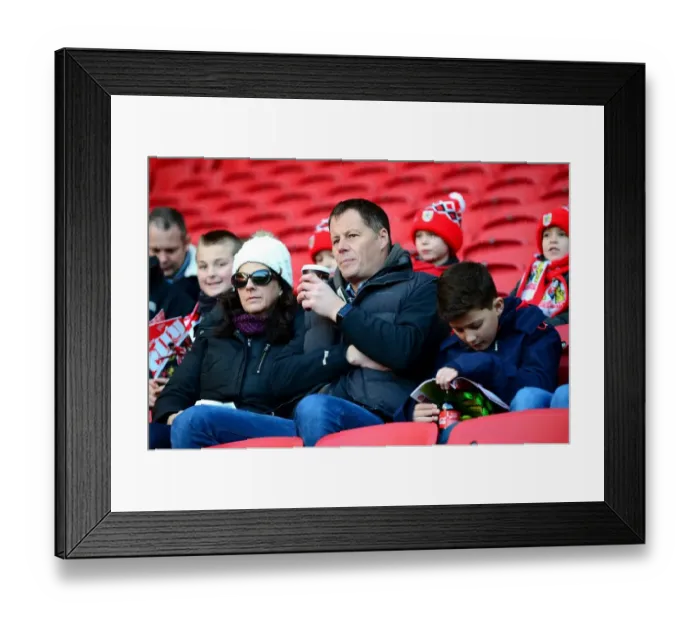 Framed Print : Bristol City vs Reading: Passionate Fans at Ashton Gate, Sky Bet Championship (2017) Framed Print : Bristol City vs Reading: Passionate Fans at Ashton Gate, Sky Bet Championship (2017)