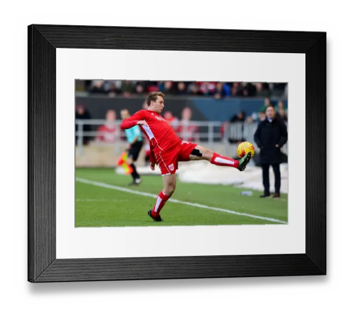 Framed Print : Bristol City's Luke Freeman in Control at Ashton Gate: Bristol City vs Reading, Sky Bet Championship (January 2017)