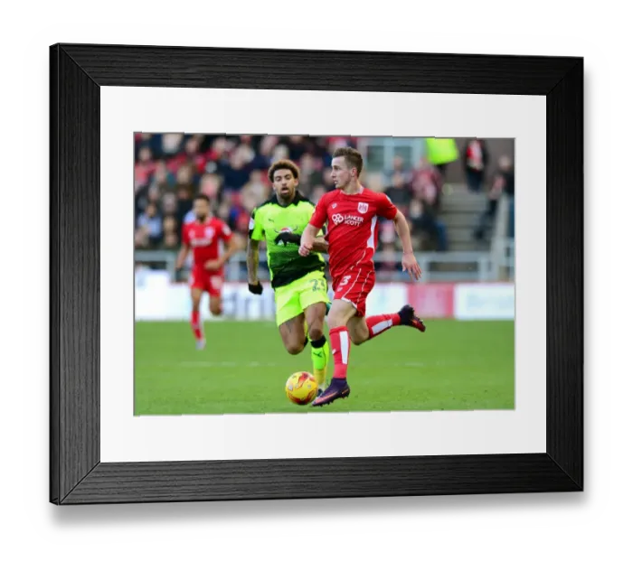 Framed Print : Bristol City's Joe Bryan in Action Against Reading, Sky Bet Championship 2016-2017 Framed Print : Bristol City's Joe Bryan in Action Against Reading, Sky Bet Championship 2016-2017