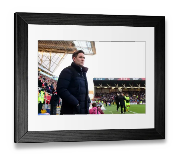 Framed Print : Lee Johnson: Leading the Charge for Bristol City against Reading in Sky Bet Championship (January 2017) Framed Print : Lee Johnson: Leading the Charge for Bristol City against Reading in Sky Bet Championship (January 2017)