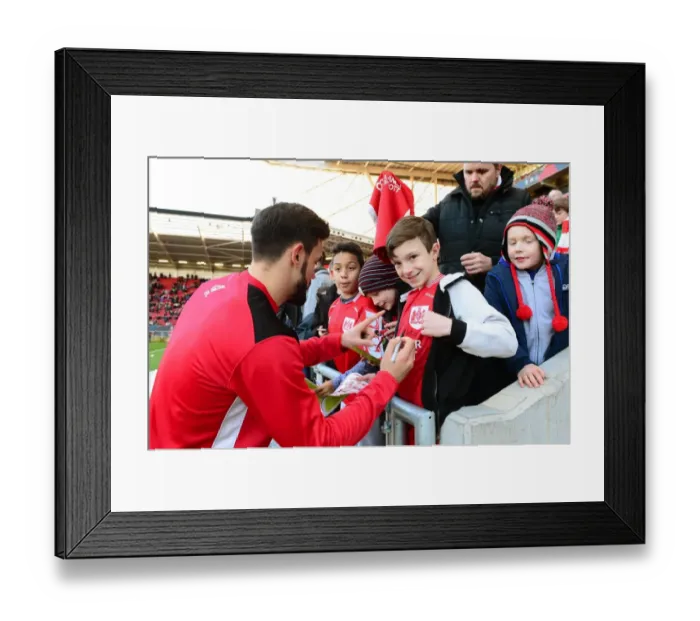 Framed Print : Marlon Pack of Bristol City Greets Fans with Signatures Amidst the Thrills of the Sky Bet Championship Match vs. Reading Framed Print : Marlon Pack of Bristol City Greets Fans with Signatures Amidst the Thrills of the Sky Bet Championship Match vs. Reading