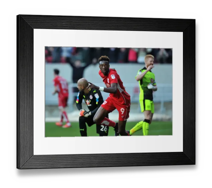 Framed Print : Tammy Abraham Scores the Opener: Bristol City vs. Reading, 2017