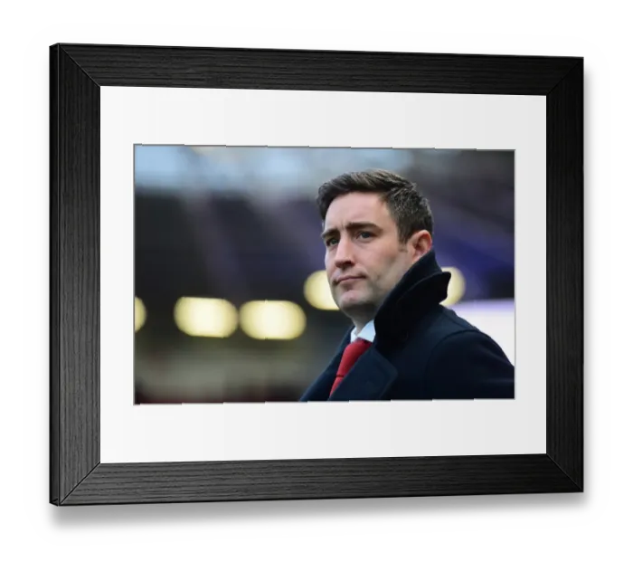 Framed Print : Bristol City's Lee Johnson Leads the Way Against Fleetwood Town in FA Cup Third Round