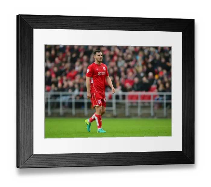 Framed Print : Bailey Wright in Action: Bristol City vs. Fleetwood Town - FA Cup Third Round, Ashton Gate