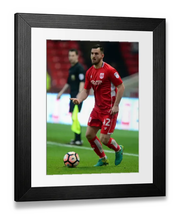Framed Print : Bailey Wright in Action: FA Cup Third Round - Bristol City vs. Fleetwood Town (2017)