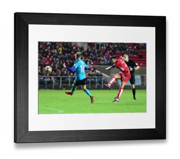 Framed Print : Marlon Pack's Shot: Bristol City vs Fleetwood Town in FA Cup Third Round Framed Print : Marlon Pack's Shot: Bristol City vs Fleetwood Town in FA Cup Third Round