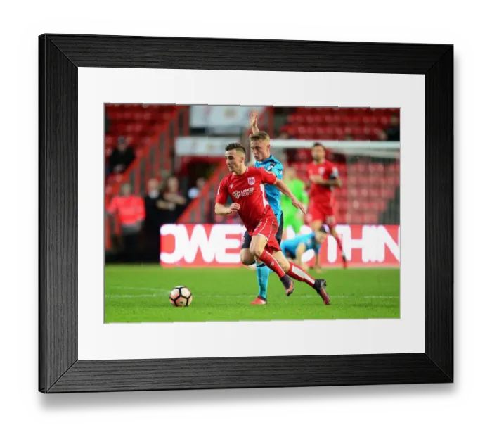 Framed Print : Bristol City's Joe Bryan in Action During FA Cup Third Round vs Fleetwood Town at Ashton Gate Framed Print : Bristol City's Joe Bryan in Action During FA Cup Third Round vs Fleetwood Town at Ashton Gate