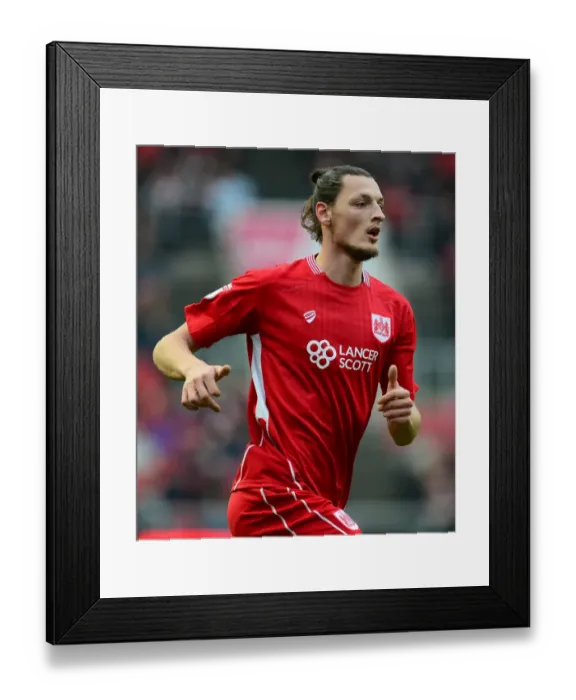 Framed Print : Milan Djuric in Action: Bristol City vs Fleetwood Town - FA Cup Third Round, Ashton Gate