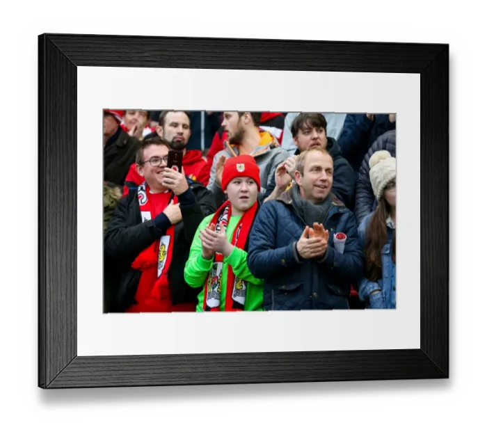 Framed Print : FA Cup Third Round: Battle at Ashton Gate - Bristol City vs Fleetwood Town