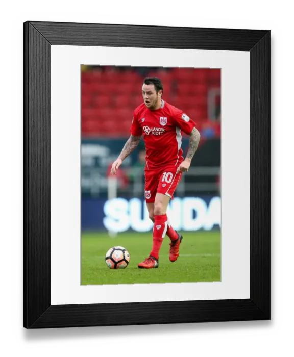 Framed Print : Bristol City vs Fleetwood Town: Lee Tomlin's Thrilling Performance in The Emirates FA Cup Third Round at Ashton Gate Stadium
