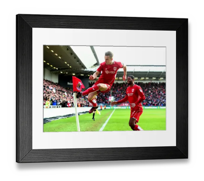 Framed Print : Bristol City's Joe Bryan Rejoices in Win Against Cardiff City (14 / 01 / 2017) Framed Print : Bristol City's Joe Bryan Rejoices in Win Against Cardiff City (14 / 01 / 2017)