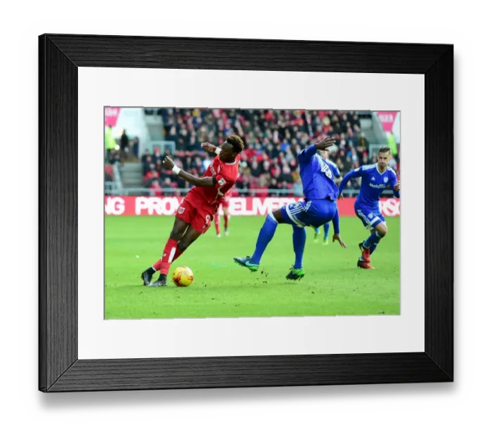 Framed Print : Bristol City's Tammy Abraham Outmaneuvers Cardiff City's Souleymane Bamba during Sky Bet Championship Match