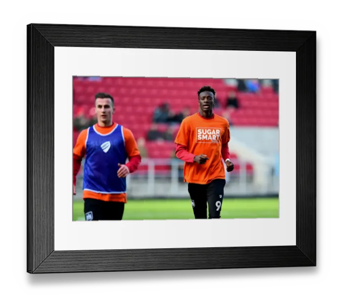Framed Print : Tammy Abraham of Bristol City Warms Up in Sugar Smart T-Shirt Ahead of Bristol City v Cardiff City Championship Clash