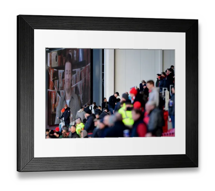 Framed Print : Jamie Oliver Rallies Fans at Ashton Gate: Bristol City vs. Cardiff City (Sky Bet Championship, 14 / 01 / 2017)