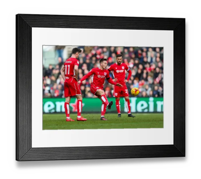 Framed Print : Josh Brownhill: In Action for Bristol City against Cardiff City, Sky Bet Championship