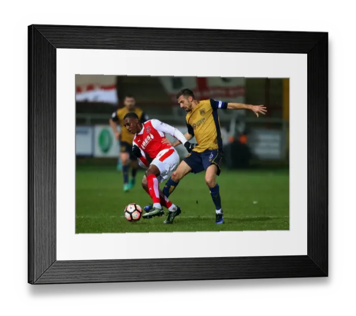 Framed Print : Gary O'Neil Tackles for Bristol City against Fleetwood Town in FA Cup Replay, January 2017 Framed Print : Gary O'Neil Tackles for Bristol City against Fleetwood Town in FA Cup Replay, January 2017
