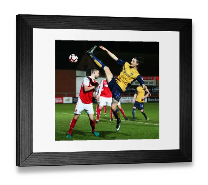 Framed Print : Milan Djuric Stretches for Shot: Fleetwood Town vs. Bristol City, FA Cup Replay