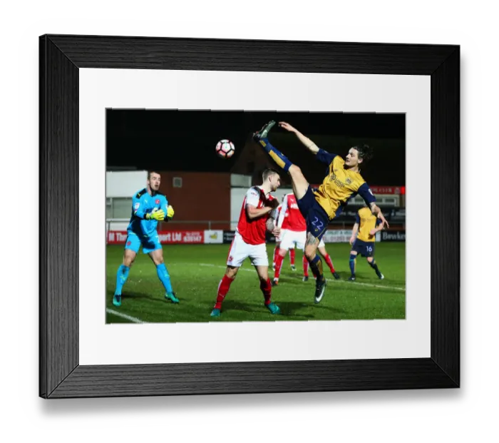Framed Print : Milan Djuric Stretches for Goal: Fleetwood Town vs. Bristol City, FA Cup Replay Framed Print : Milan Djuric Stretches for Goal: Fleetwood Town vs. Bristol City, FA Cup Replay