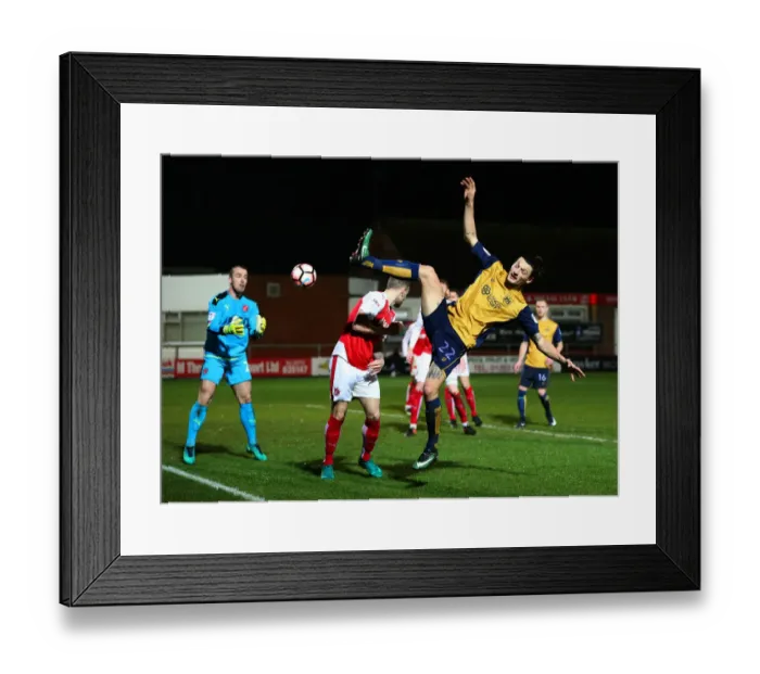 Framed Print : Milan Djuric Stretches for Goal: Bristol City's FA Cup Determination