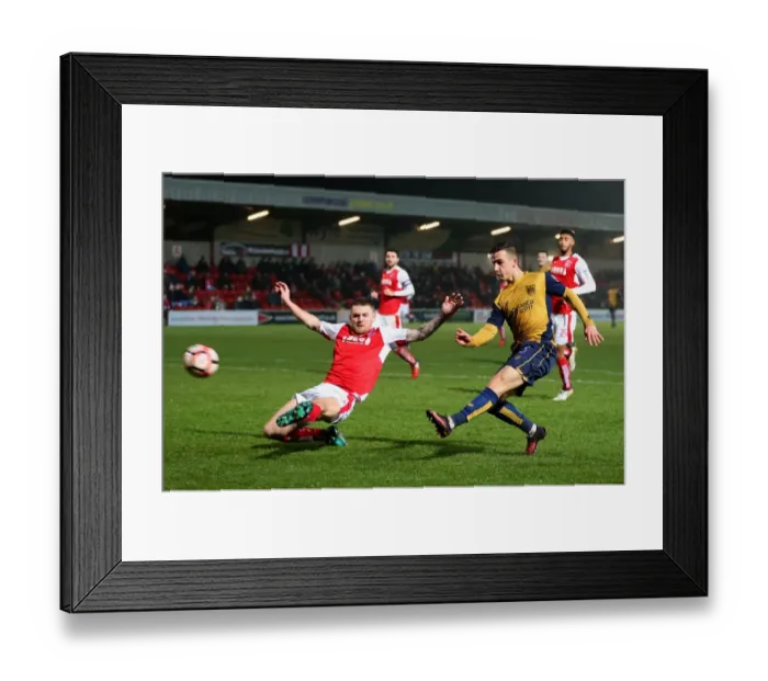 Framed Print : Bristol City's Joe Bryan Fires Determined Shot at Fleetwood Town in FA Cup Replay Framed Print : Bristol City's Joe Bryan Fires Determined Shot at Fleetwood Town in FA Cup Replay