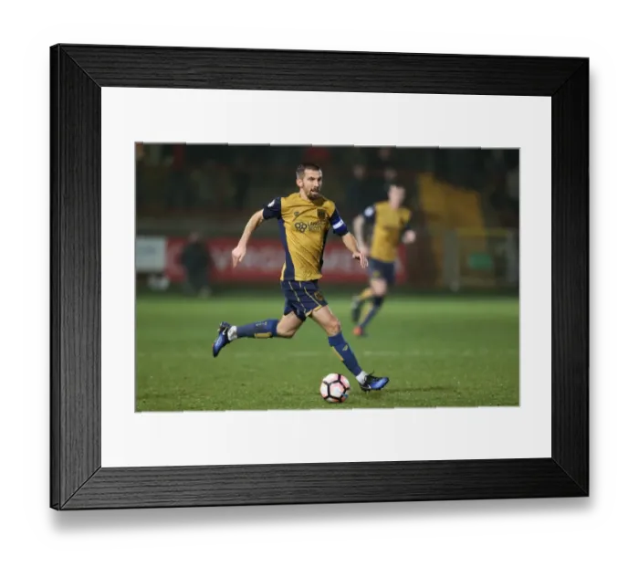 Framed Print : Gary O'Neil Leads Bristol City in Emirates FA Cup Third Round Replay at Fleetwood Town Framed Print : Gary O'Neil Leads Bristol City in Emirates FA Cup Third Round Replay at Fleetwood Town
