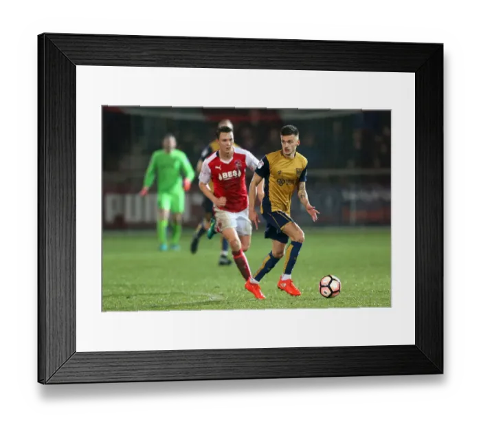 Framed Print : Jamie Paterson in Action: Bristol City vs Fleetwood Town, FA Cup Third Round Replay (January 2017) Framed Print : Jamie Paterson in Action: Bristol City vs Fleetwood Town, FA Cup Third Round Replay (January 2017)