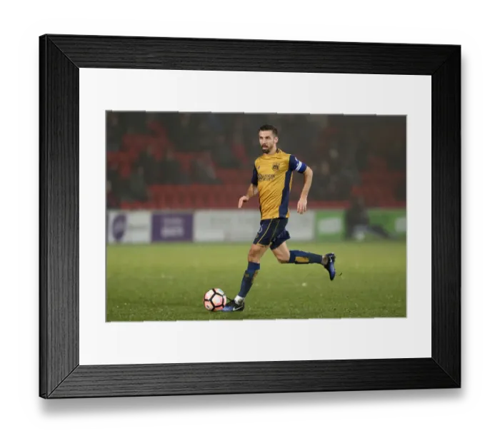 Framed Print : Gary O'Neil Leads Bristol City in FA Cup Third Round Replay at Fleetwood Town Framed Print : Gary O'Neil Leads Bristol City in FA Cup Third Round Replay at Fleetwood Town
