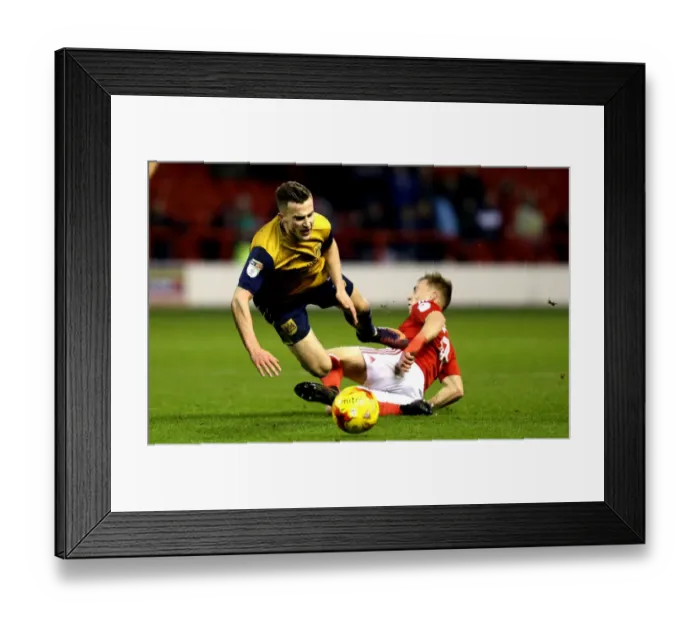 Framed Print : Joe Bryan Fouled by Ben Osborn in Nottingham Forest vs. Bristol City Championship Clash Framed Print : Joe Bryan Fouled by Ben Osborn in Nottingham Forest vs. Bristol City Championship Clash