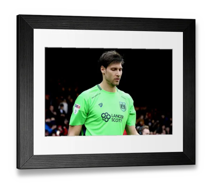 Framed Print : Bristol City's Fabian Giefer Makes Debut: Nottingham Forest vs. Bristol City, 2017 Framed Print : Bristol City's Fabian Giefer Makes Debut: Nottingham Forest vs. Bristol City, 2017