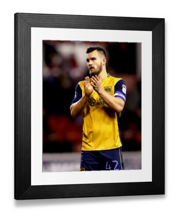 Framed Print : Bristol City's Bailey Wright Displays Frustration at The City Ground vs Nottingham Forest (21 / 01 / 2017) Framed Print : Bristol City's Bailey Wright Displays Frustration at The City Ground vs Nottingham Forest (21 / 01 / 2017)