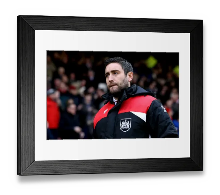 Framed Print : Lee Johnson at The City Ground: Leading Bristol City in Sky Bet Championship Clash Against Nottingham Forest Framed Print : Lee Johnson at The City Ground: Leading Bristol City in Sky Bet Championship Clash Against Nottingham Forest