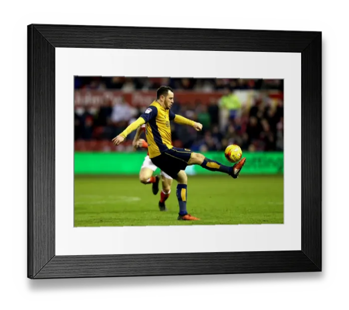 Framed Print : Bristol City's Lee Tomlin in Control at The City Ground vs Nottingham Forest (Sky Bet Championship)