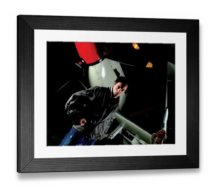 Framed Print : Ivan Sproule: Unyielding Determination in Bristol City Football Club's 08-09 Season