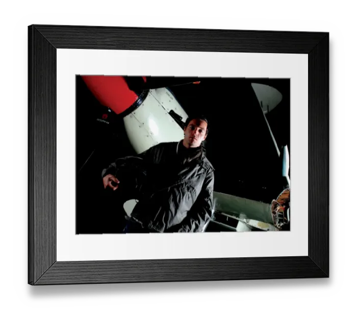Framed Print : Ivan Sproule: A Portrait of Determination, Bristol City Football Club 08-09 Framed Print : Ivan Sproule: A Portrait of Determination, Bristol City Football Club 08-09