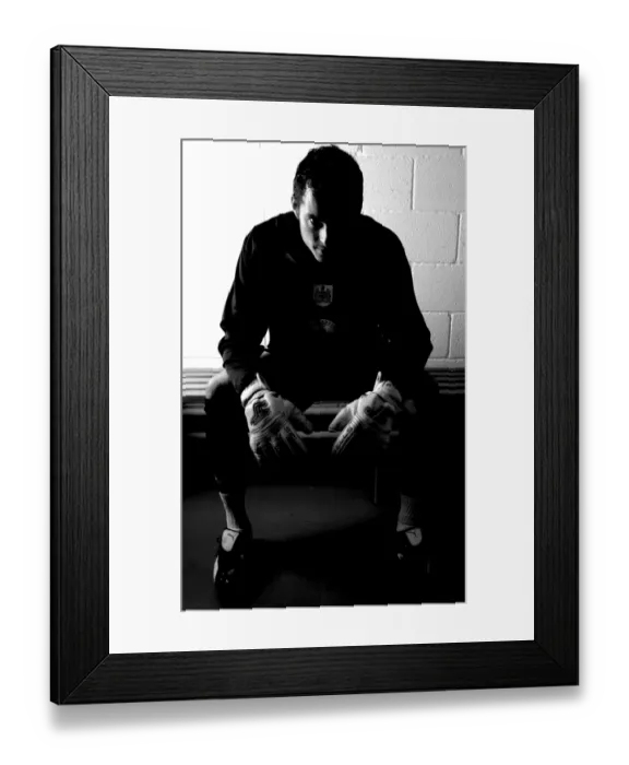 Framed Print : Bristol City FC: Portrait of Chris Weale (08-09) Framed Print : Bristol City FC: Portrait of Chris Weale (08-09)