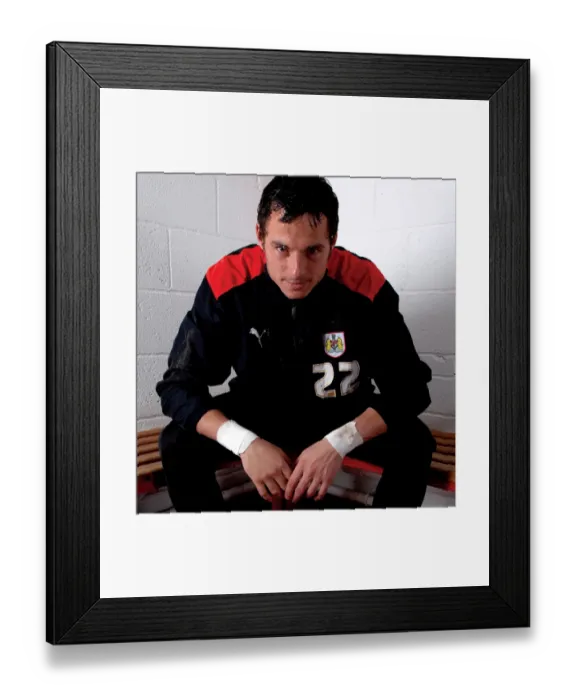 Framed Print : Chris Weale: Unyielding Determination in Bristol City Football Club's 08-09 Season Framed Print : Chris Weale: Unyielding Determination in Bristol City Football Club's 08-09 Season