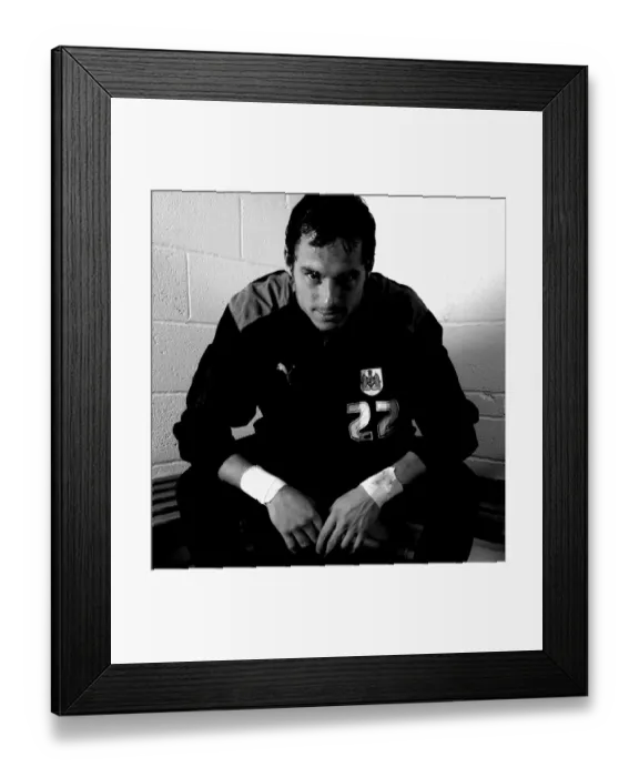 Framed Print : Chris Weale: A Beacon of Determination, Bristol City FC, 08-09 Framed Print : Chris Weale: A Beacon of Determination, Bristol City FC, 08-09