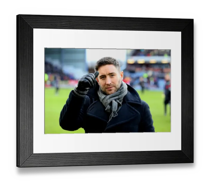 Framed Print : Lee Johnson's Thumbs Up: Burnley vs. Bristol City, FA Cup Fourth Round