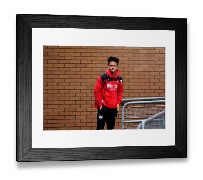 Framed Print : Bobby Reid's Arrival: Burnley vs. Bristol City, FA Cup Fourth Round, 2017 Framed Print : Bobby Reid's Arrival: Burnley vs. Bristol City, FA Cup Fourth Round, 2017