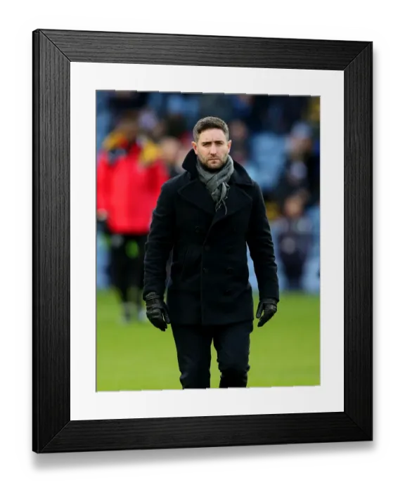 Framed Print : Lee Johnson Rallies Bristol City in FA Cup Battle at Turf Moor Against Burnley Framed Print : Lee Johnson Rallies Bristol City in FA Cup Battle at Turf Moor Against Burnley