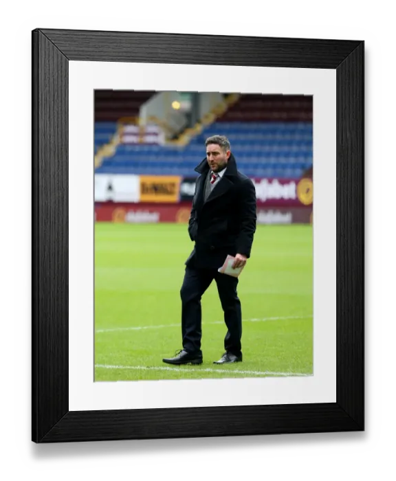 Framed Print : Lee Johnson Rallies Bristol City at Turf Moor: FA Cup Battle Against Burnley Framed Print : Lee Johnson Rallies Bristol City at Turf Moor: FA Cup Battle Against Burnley